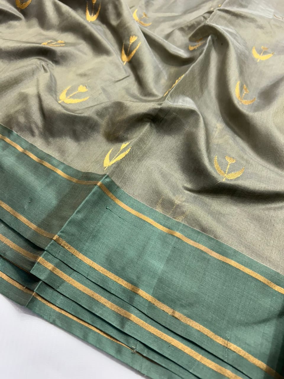 Sanskriti Handwoven Pure Chanderi Silk Saree (Karishma Kapoor Inspired)