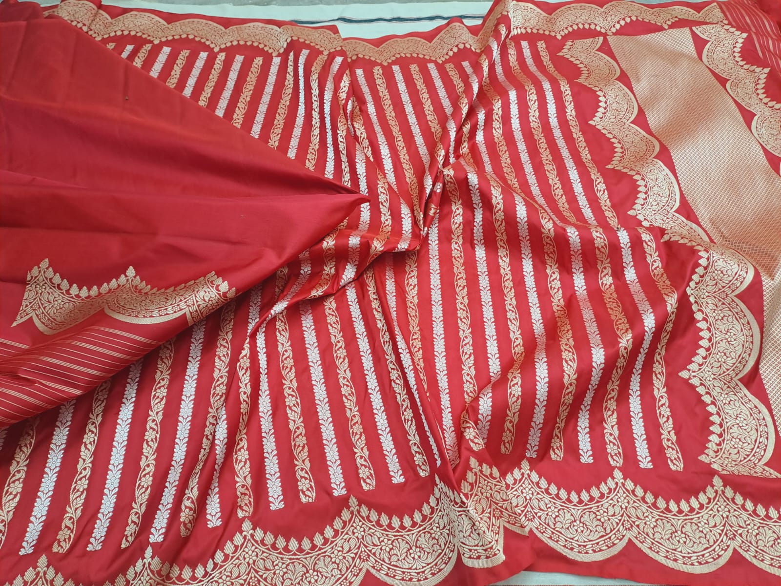 Sanskriti Handloom Pure Banarasi Katan Silk Sare-Red