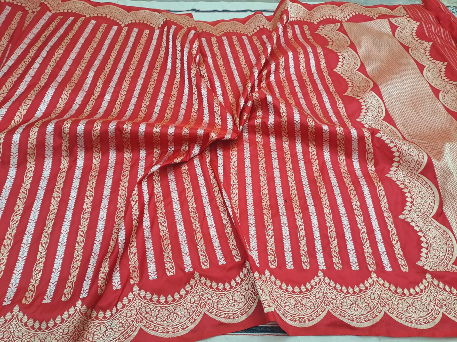 Sanskriti Handloom Pure Banarasi Katan Silk Sare-Red