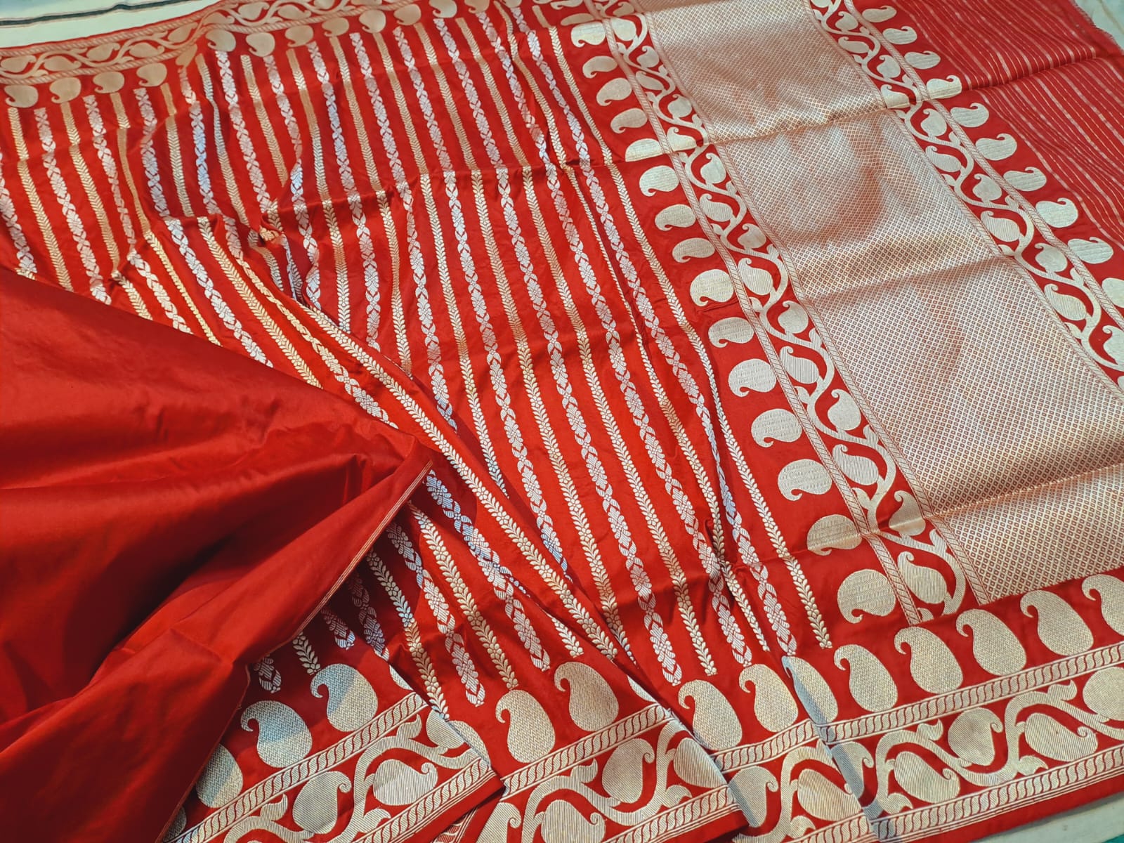 Sanskriti Handloom Pure Banarasi Katan Silk Sare-Red